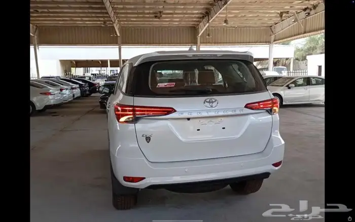 تويوتا فورتشنر GX 2025لون ابيض بدون دبل 4