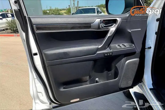 2023 لكزس GX 460 بريميوم SUV 11