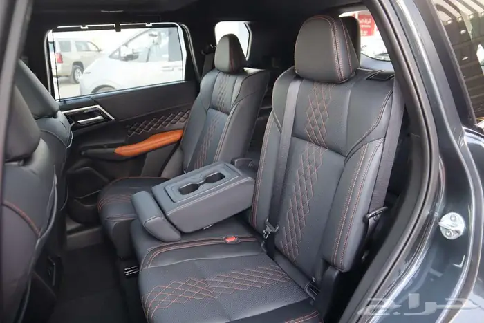 ميتسوبيشي اوتلاندر دبل بريميوم و بلاك سام 2025 فرع جده 17