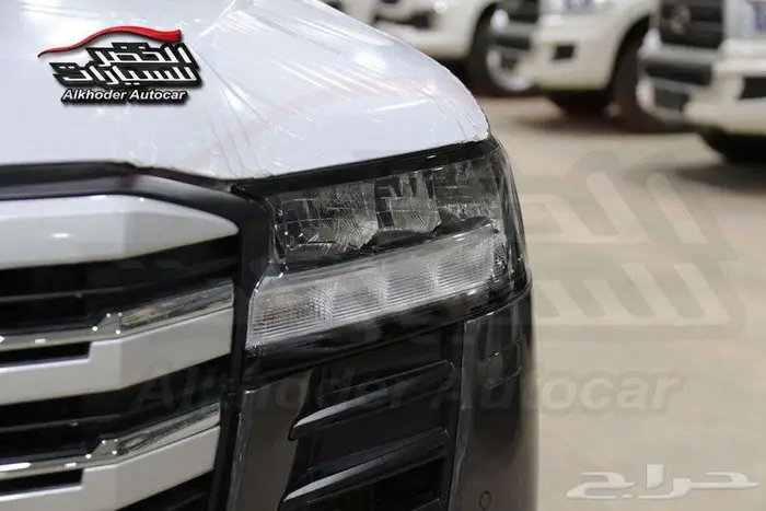 لاند كروزر ال4 ال 3 بنزين 2025 9