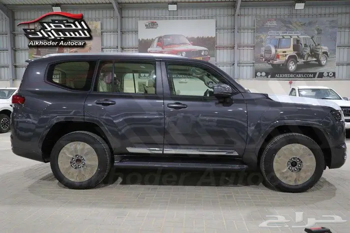 لاند كروزر ال4 ال 3 بنزين 2025 5