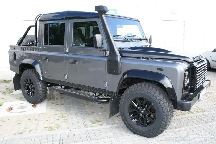 لاندروفر ديفندر Land Rover Defender 110 Pickup 2