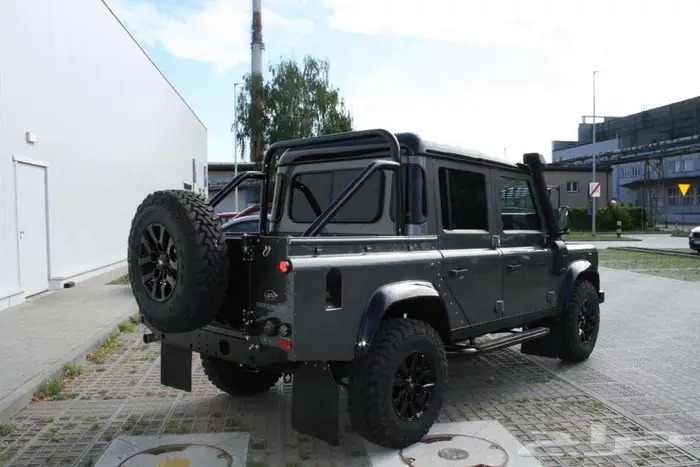 لاندروفر ديفندر Land Rover Defender 110 Pickup 10