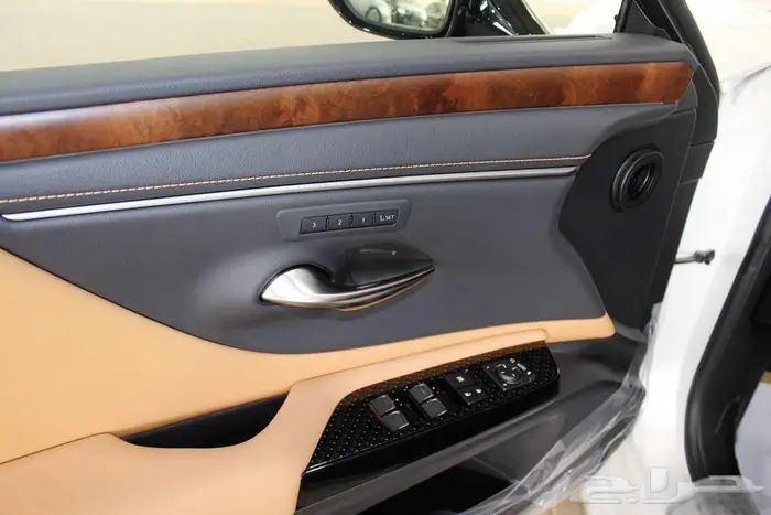 لكزس - ES250 لاكجيري - 2025 -خليجي- نص فل 3