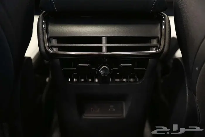 تألق على الطرق مع فورد تورس امبيانتي 2026 13