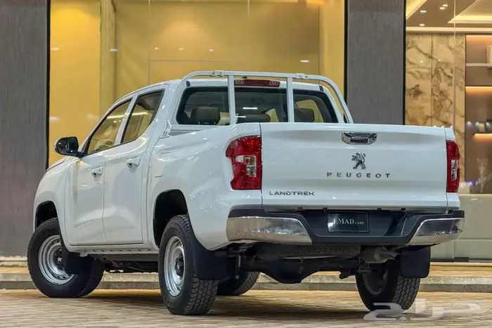 بيجو لاندتريك ونيت 2023 ابيض سعودي 3