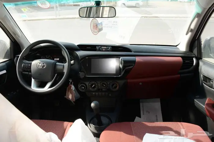 تويوتا هايلوكس 2025 GL2 دبل سلق بالنقد والتقسيط 5