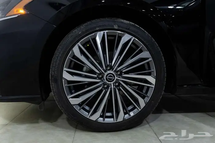 نيسان التيما SV نص فل 2026 القوة والأداء والشكل الراقي 4