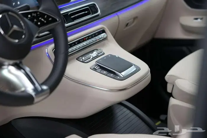 مرسيدس V 300 موديل 2026 أصفار خليجي أسود أبيض 8