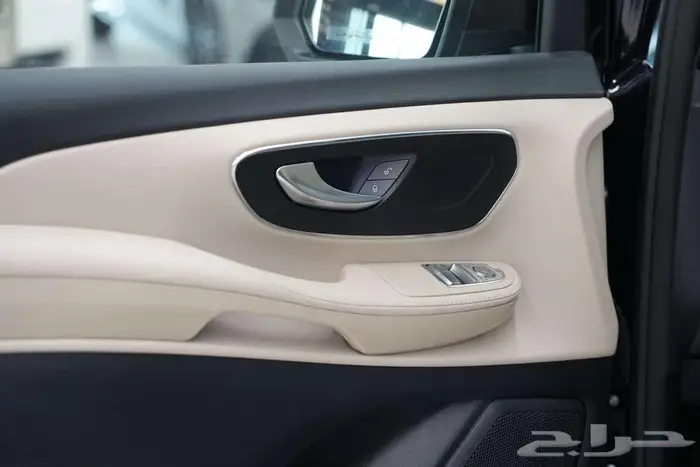 مرسيدس V 300 موديل 2026 أصفار خليجي أسود أبيض 11