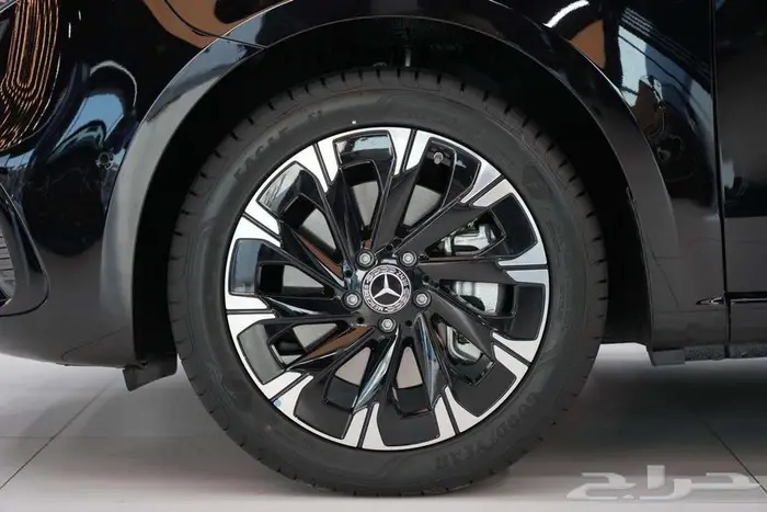 مرسيدس V 300 موديل 2026 أصفار خليجي أسود أبيض 19