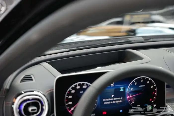 مرسيدس C 200 موديل 2026 أصفار خليجي أسود جملي 8