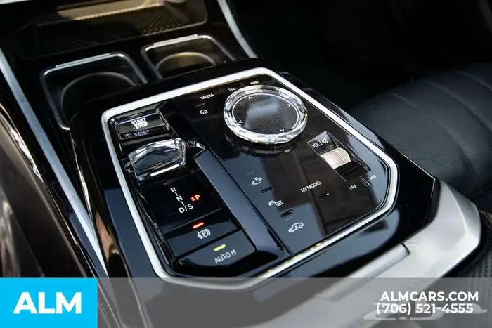 2024 BMW 7 Series 740i 18