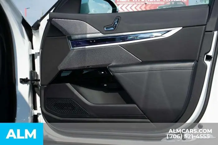 2024 BMW 7 Series 740i 12