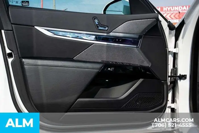 2024 BMW 7 Series 740i 21