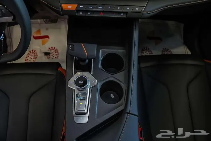 تصميم رياضي أنيق يعكس شخصيتك شانجان UNI-V سبورت 2026 12