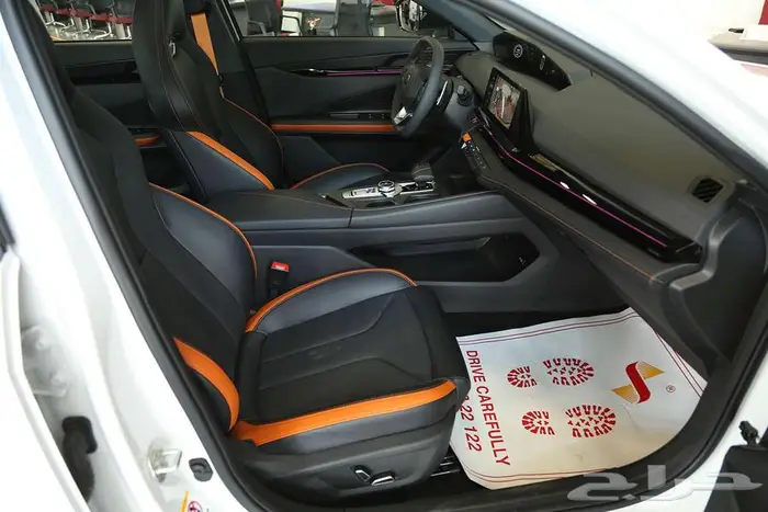 تصميم رياضي أنيق يعكس شخصيتك شانجان UNI-V سبورت 2026 23