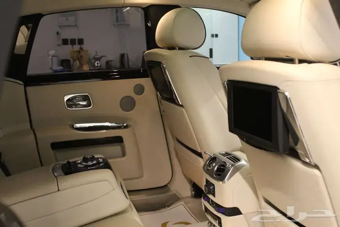 رولز رويس قوست 2013 مخزن 9