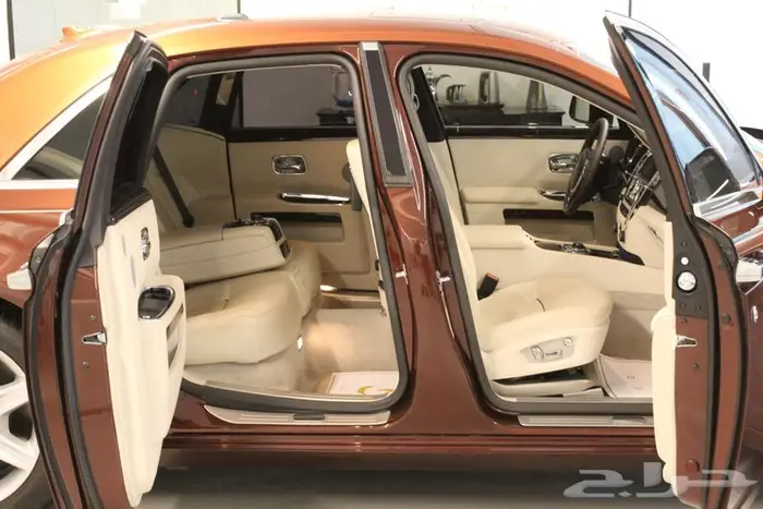 رولز رويس قوست 2013 مخزن 12