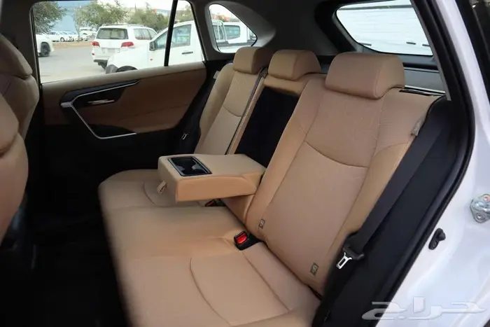 تويوتا راف فور فتحة XL XLE محرك 2.0 بنزين 2025 سعودي 6