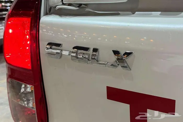 للبيع تويوتا هايلكس 2016 S-GLX فل أبشن سعودي بنزين 16