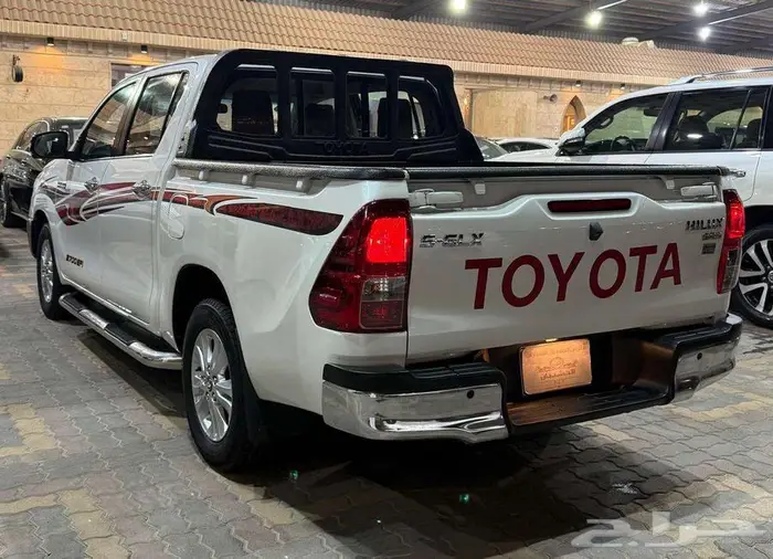 للبيع تويوتا هايلكس 2016 S-GLX فل أبشن سعودي بنزين 13