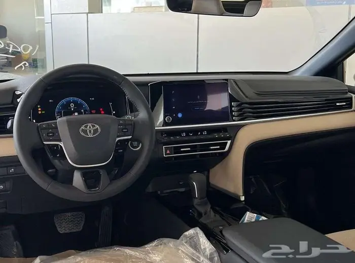 كامري LE بنزين خليجي 2025 جميع الالوان لدى الفريدي 3