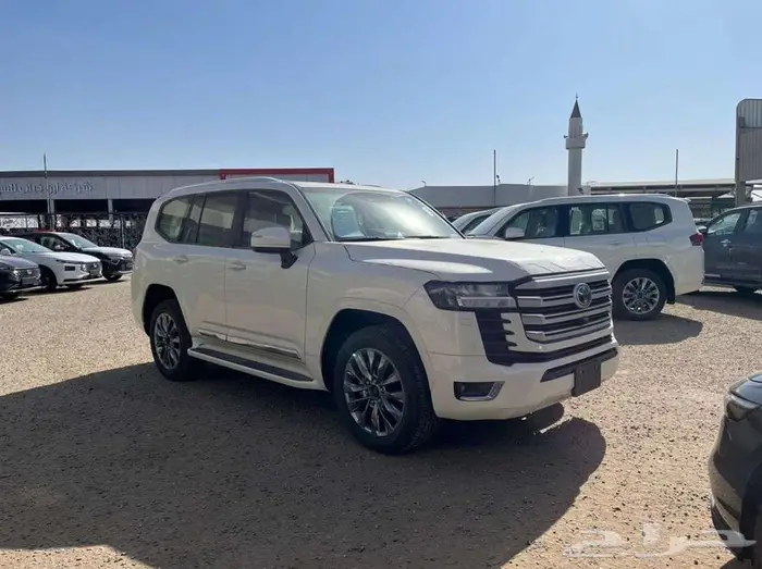 لاندكروزر GXR V 2024 نقد وتقسيط ( أقل سعر ) 1