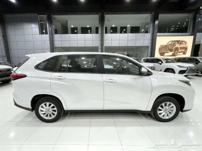 تويوتا انوفا ( GL ) بنزين موديل 2026 أقل الأسعار 4