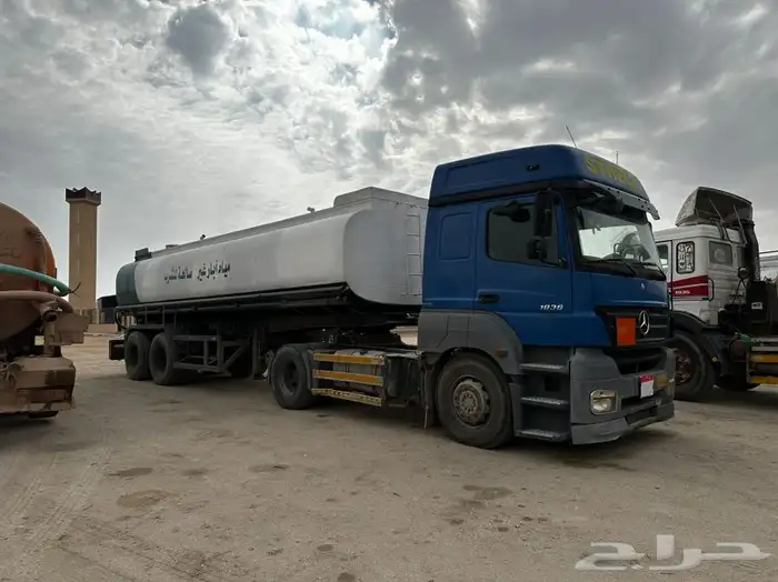 للبيع تريلة اكسور مع تيدر ماء 0