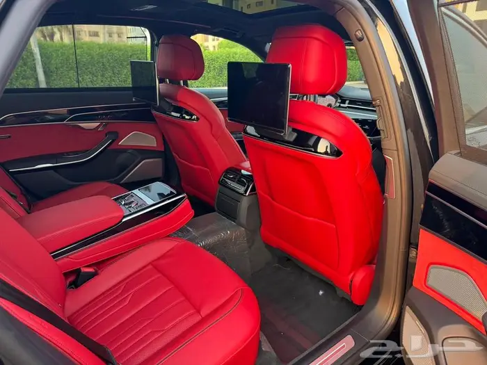 أودي A8 L 2023 ممشى قليل 4