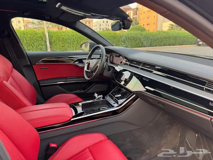 أودي A8 L 2023 ممشى قليل 3