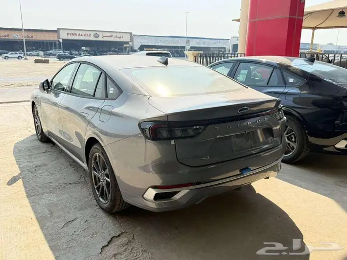 فورد تورس ترند لون رمادى 2026 صيانة مجانية 14