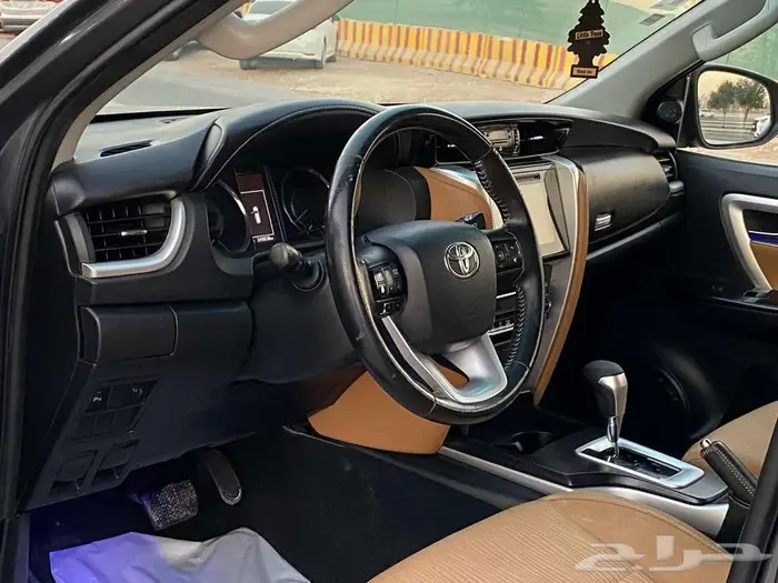 تويوتا فورشنر VX1 بنزين 2018 6