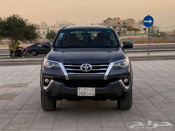 تويوتا فورشنر VX1 بنزين 2018 1