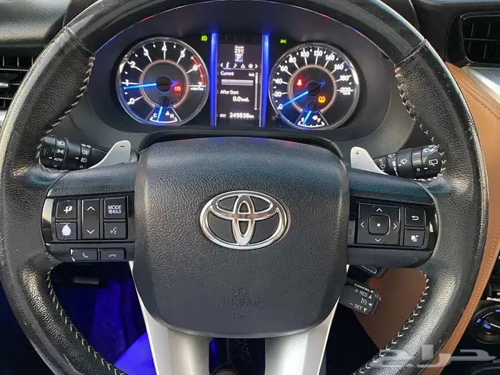 تويوتا فورشنر VX1 بنزين 2018 11