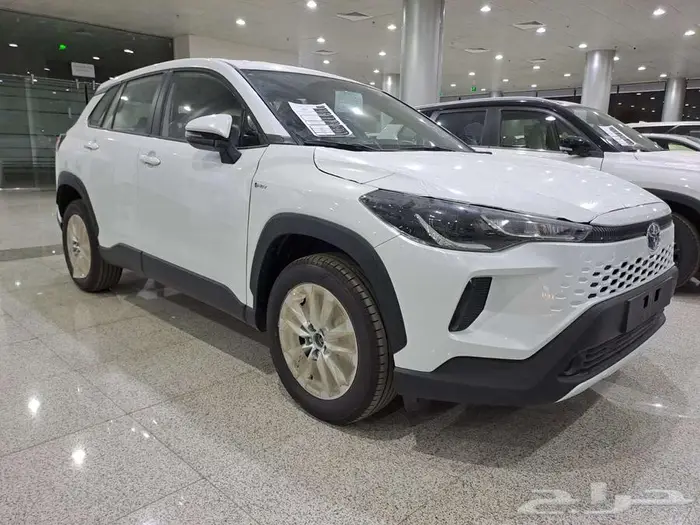 تويوتا كورولا كروس LE ستاندر هايبرد موديل 2025 2