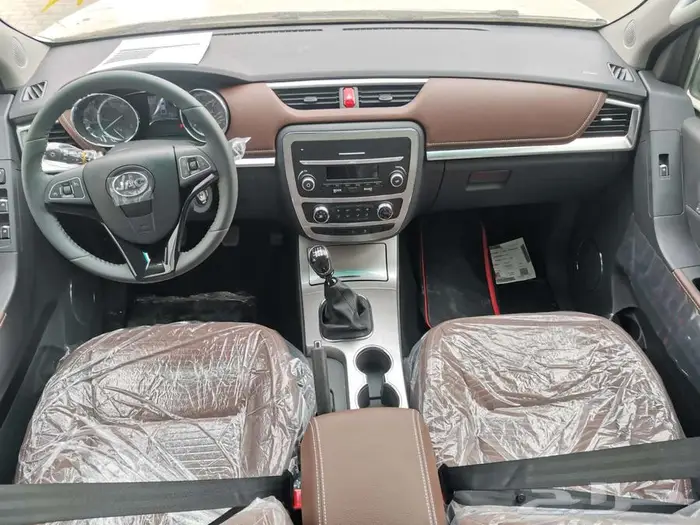 جاك GAC T8 بدون دبل ديزل موديل 2025 لون ابيض 9