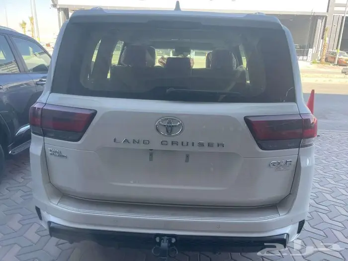 لاندكروزر S جكسار L5 بنزين 2025 - خليجي - ابيض 4