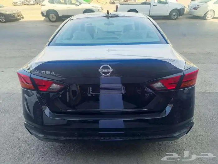 نيسان التيما ستاندر موديل 2025 3