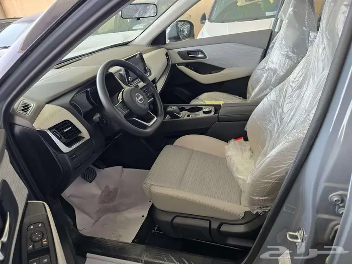 نيسان اكس تريل ستاندر دبل 7 مقاعد موديل 2025 3