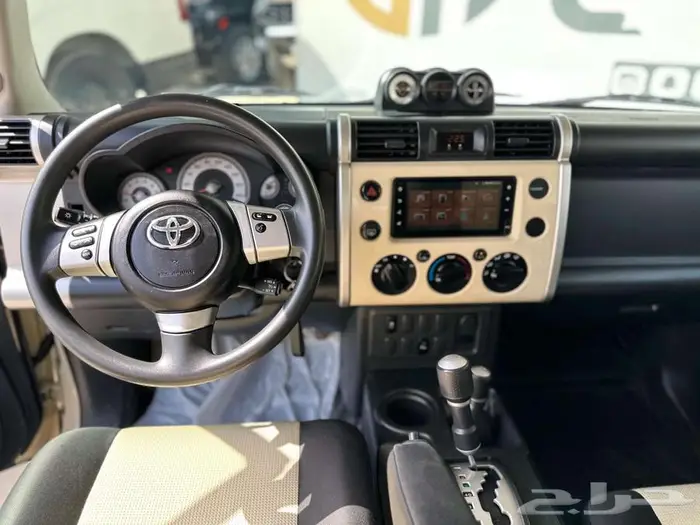تويوتا FJ 2023 نظيف 6