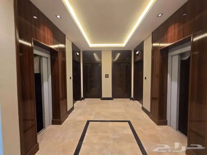 شقة فاخرة ومميزة جدا بتصميم عصري وموقع مميز بالمحمدية 0