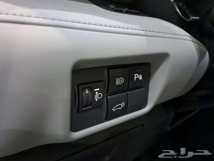 تويوتا هايلندر GLE فتحة هايبرد 2025 ( متوفر لون فضي ) 6