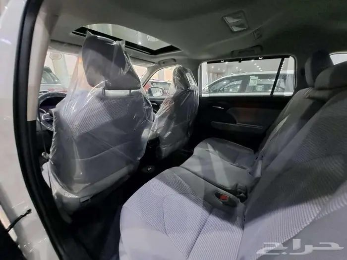 تويوتا هايلندر GLE فتحة هايبرد 2025 ( متوفر لون فضي ) 3