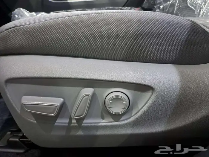 تويوتا هايلندر GLE فتحة هايبرد 2025 ( متوفر لون فضي ) 8