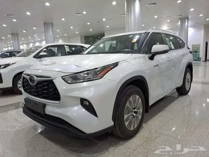 تويوتا هايلندر GLE فتحة هايبرد 2025 ( متوفر لون فضي ) 7