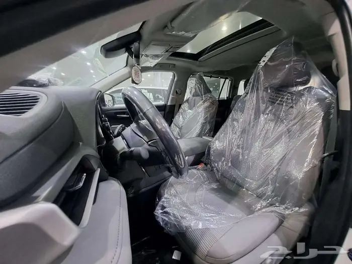 تويوتا هايلندر GLE فتحة هايبرد 2025 ( متوفر لون فضي ) 15