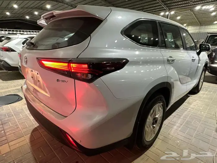 تويوتا هايلاندر LE 4X2 هايبرد 2025 4