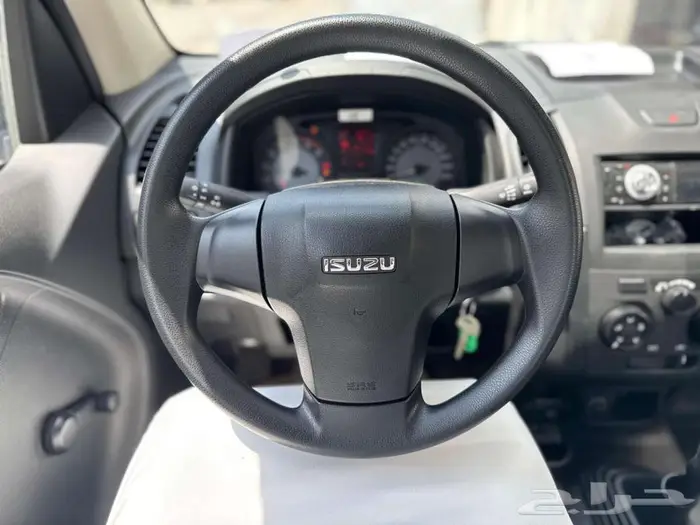 ايسوزو ديماكس غمارة 2026 بدون دبل زجاج (كهرب-عادي) 10